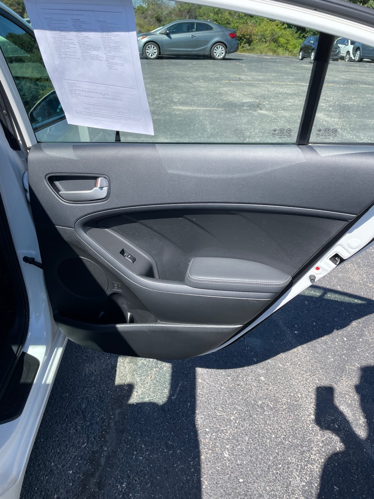 Photo 18 of this KIA FORTE