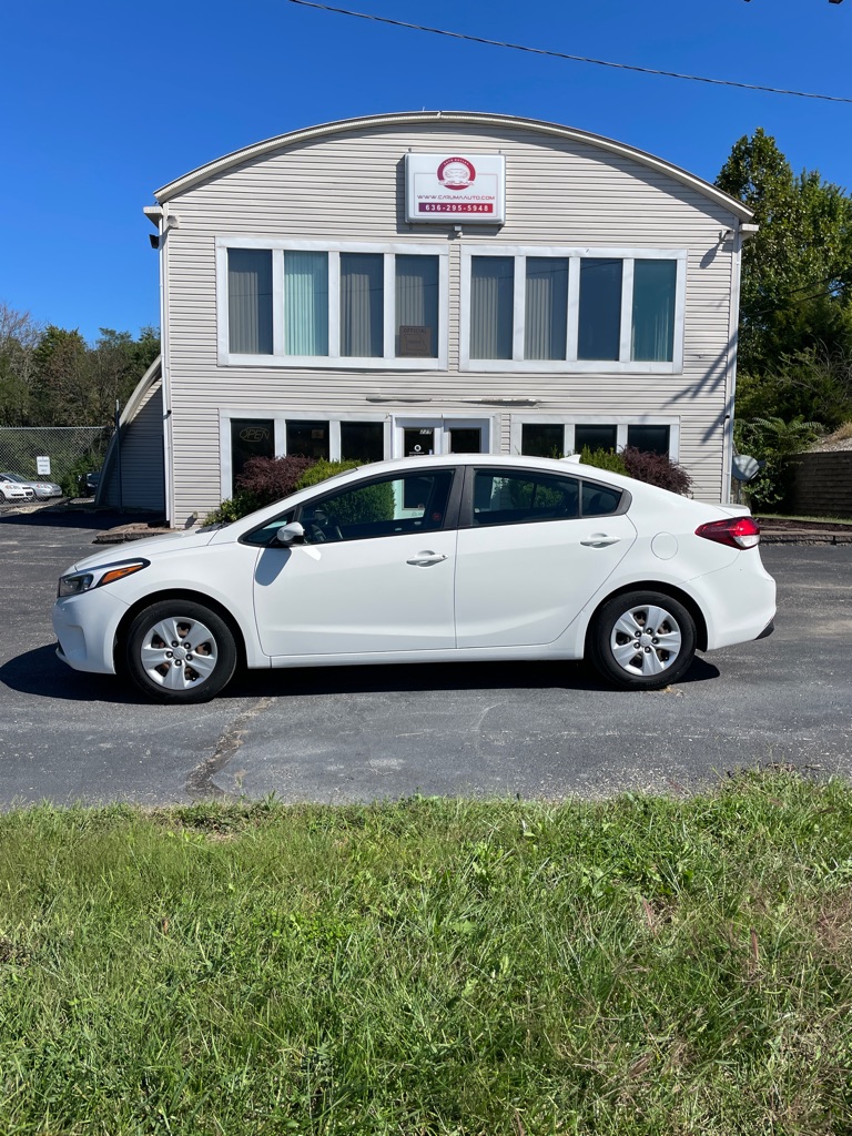 Photo 2 of this KIA FORTE