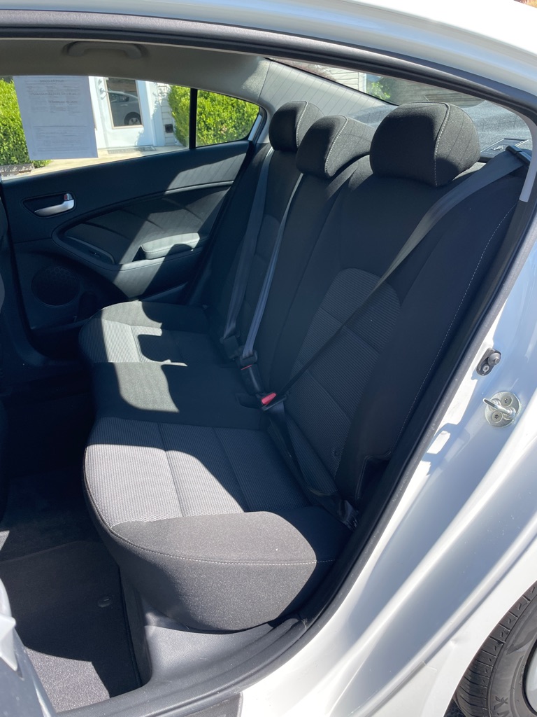 Photo 16 of this KIA FORTE