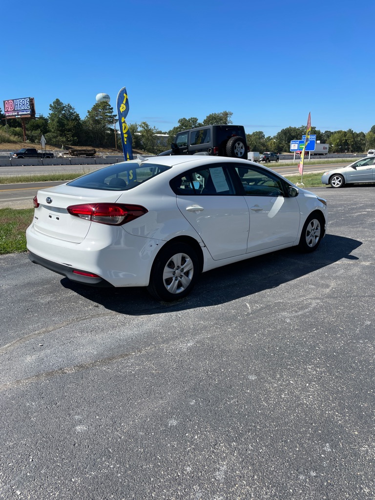 Photo 5 of this KIA FORTE