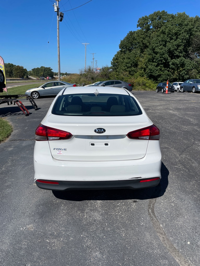 Photo 4 of this KIA FORTE