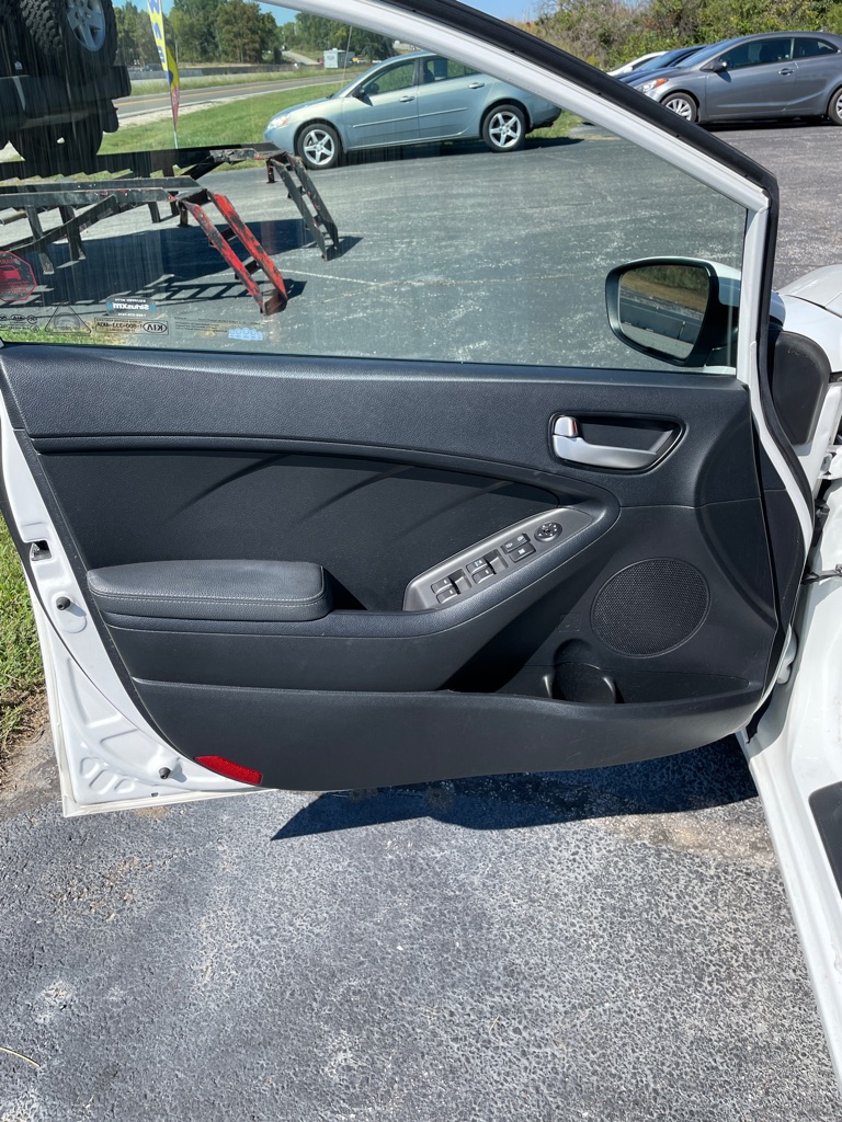 Photo 10 of this KIA FORTE