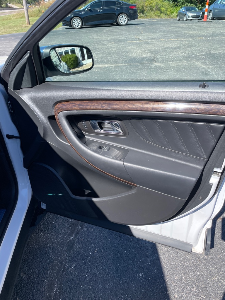Photo 22 of this FORD TAURUS
