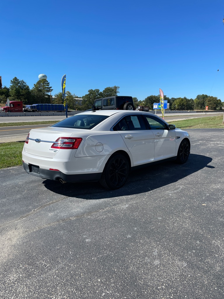 Photo 5 of this FORD TAURUS