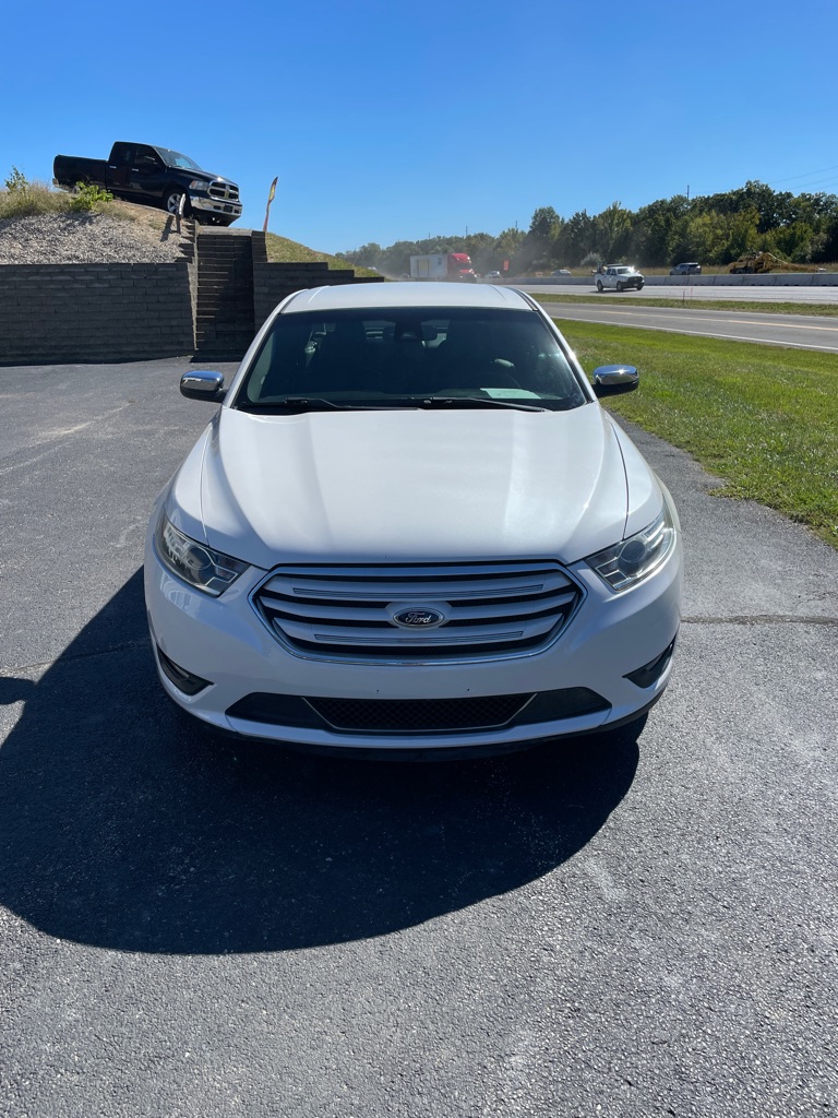 Photo 8 of this FORD TAURUS