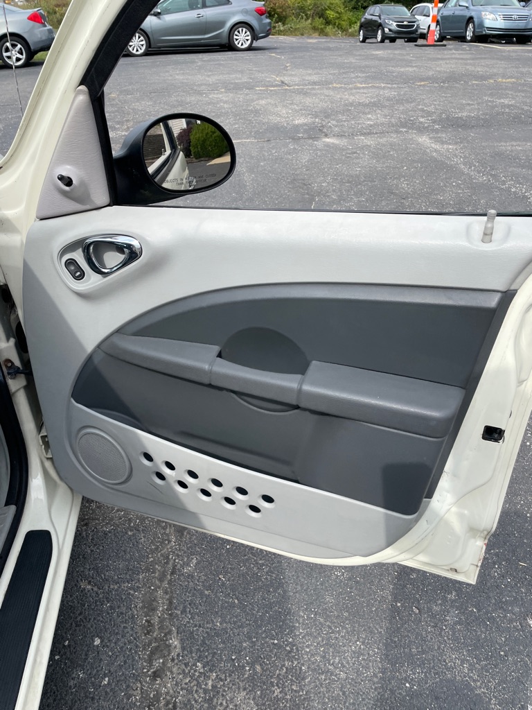 Photo 20 of this CHRYSLER PT CRUISER