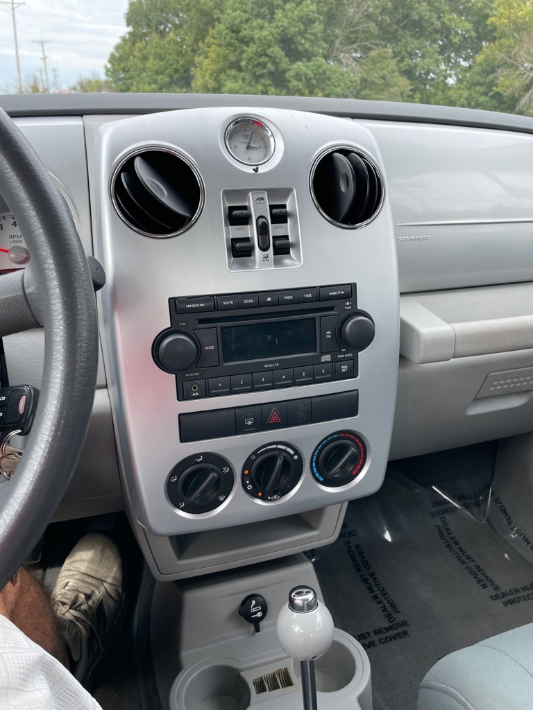 Photo 12 of this CHRYSLER PT CRUISER
