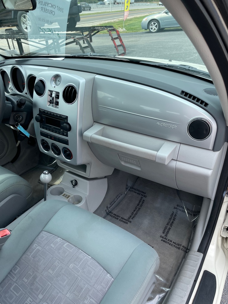 Photo 19 of this CHRYSLER PT CRUISER