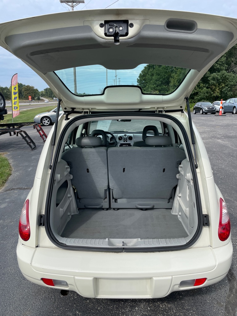 Photo 16 of this CHRYSLER PT CRUISER