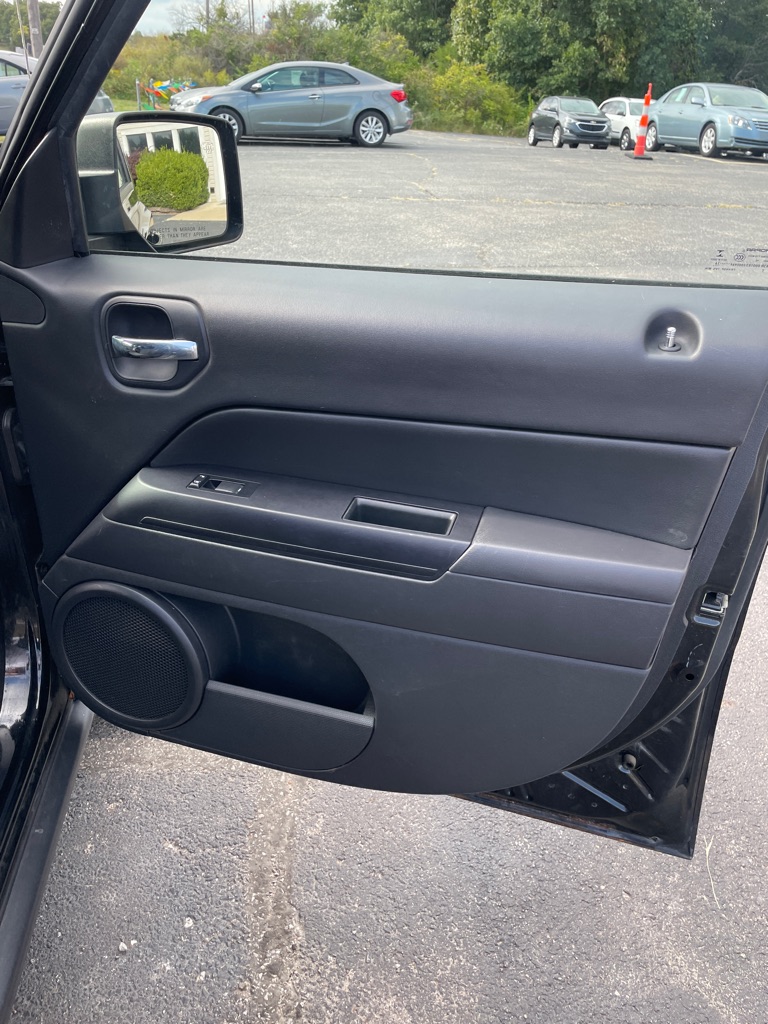 Photo 22 of this JEEP PATRIOT