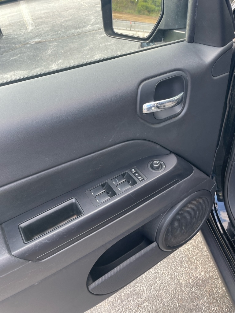 Photo 11 of this JEEP PATRIOT