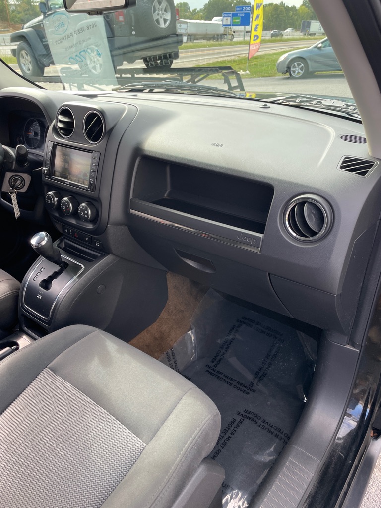 Photo 21 of this JEEP PATRIOT