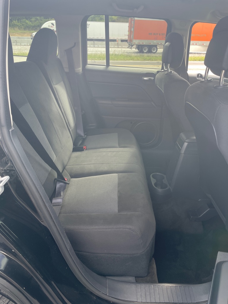 Photo 20 of this JEEP PATRIOT