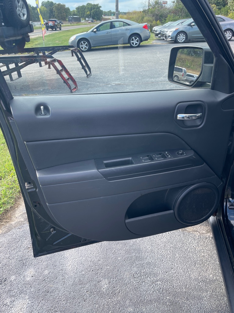 Photo 10 of this JEEP PATRIOT
