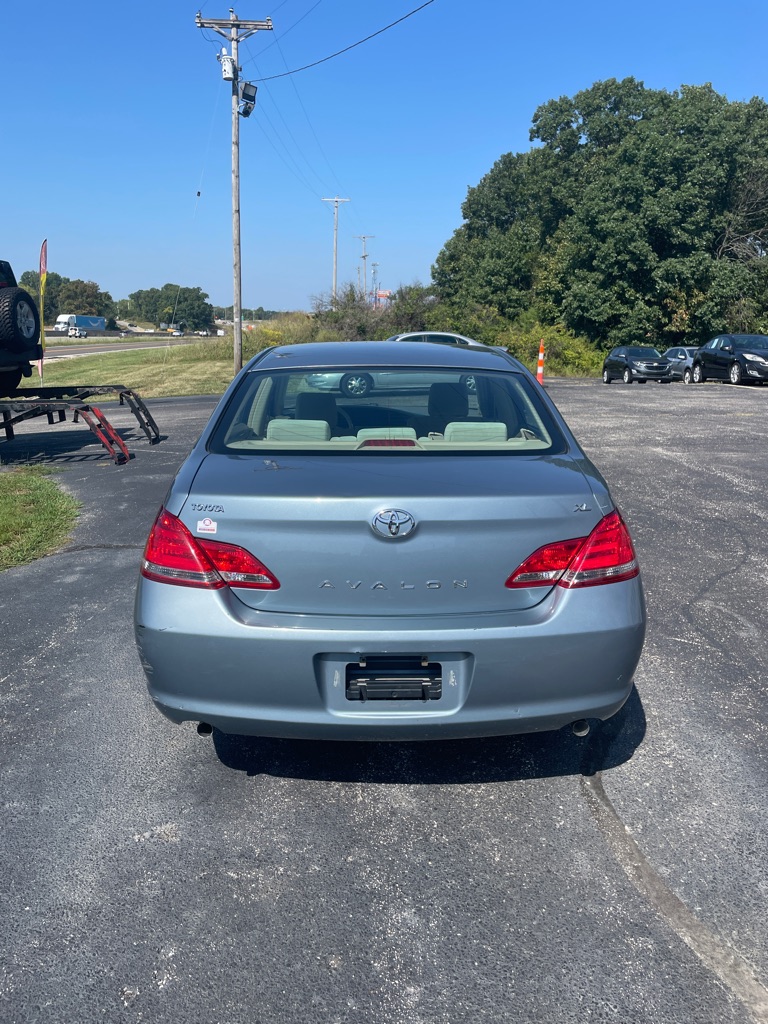 Photo 4 of this TOYOTA AVALON