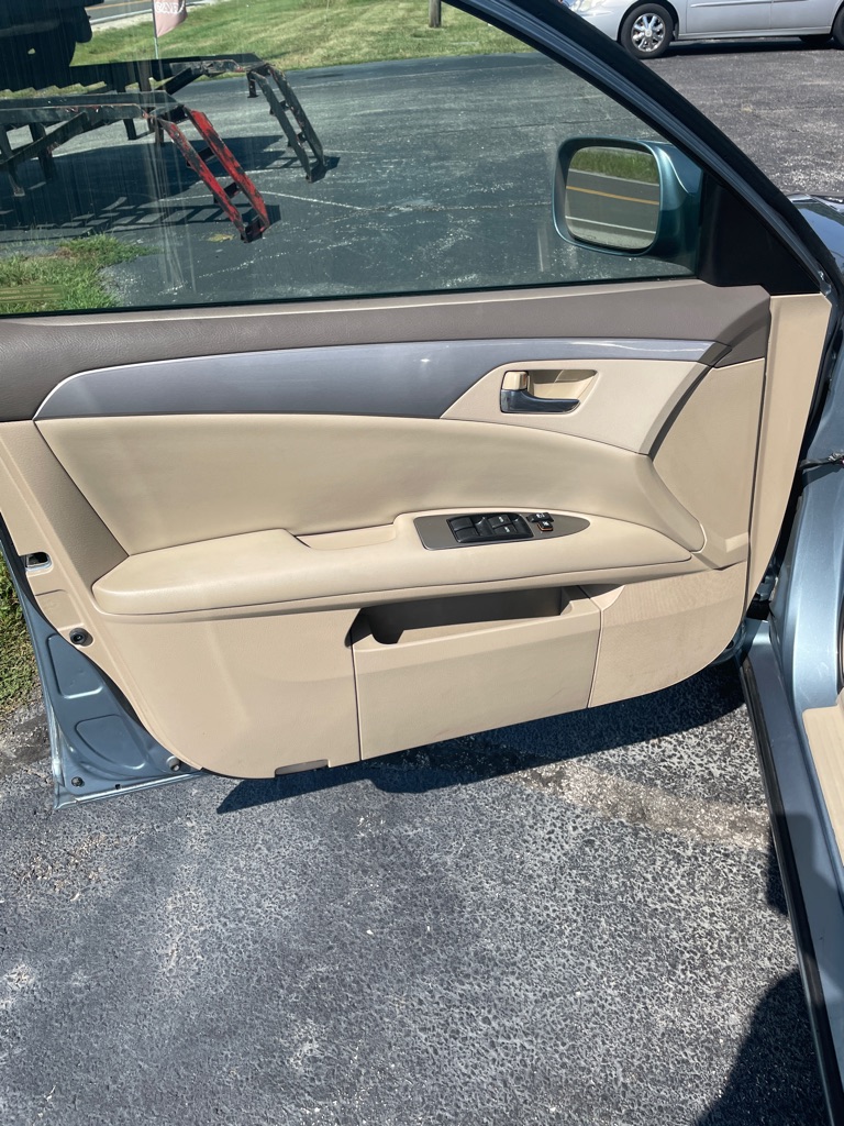 Photo 10 of this TOYOTA AVALON