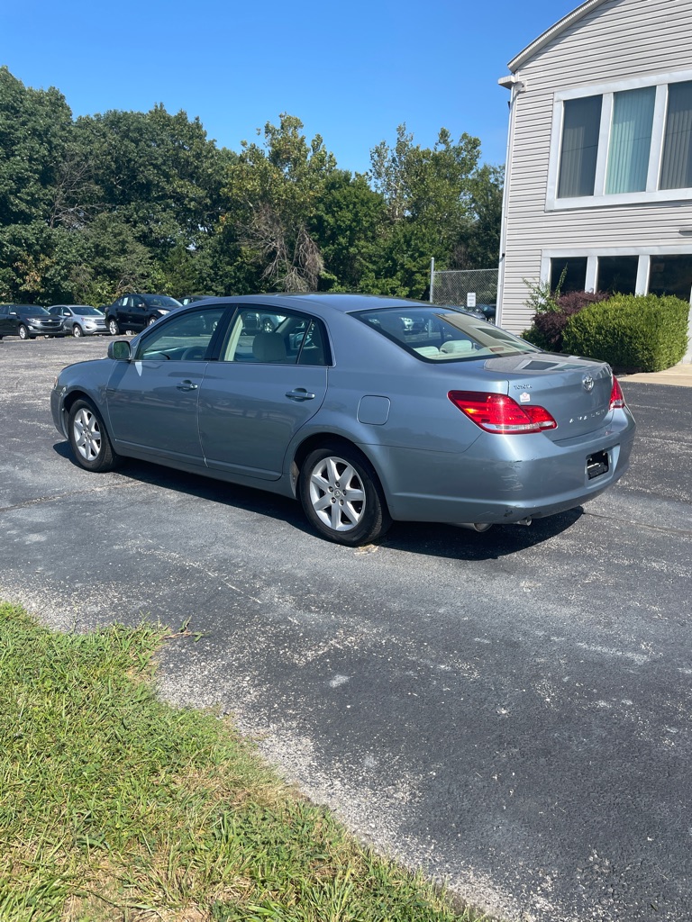 Photo 3 of this TOYOTA AVALON
