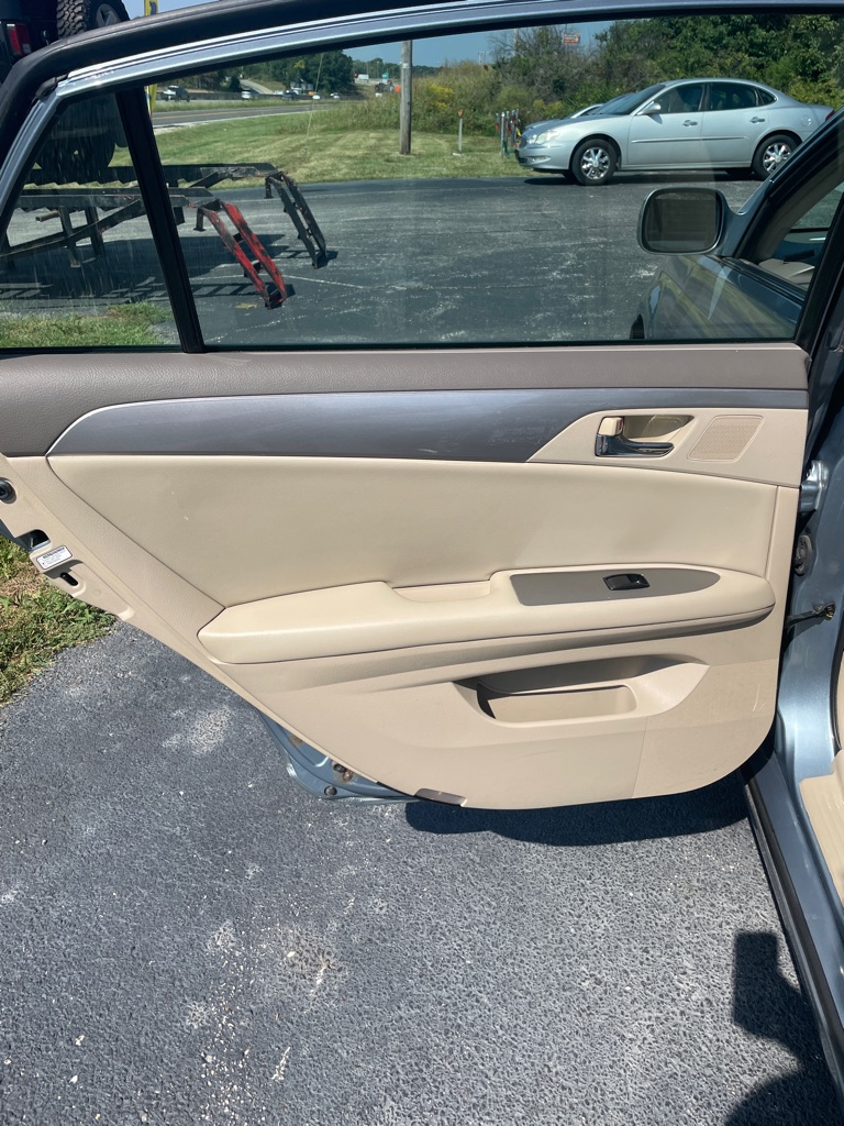 Photo 16 of this TOYOTA AVALON