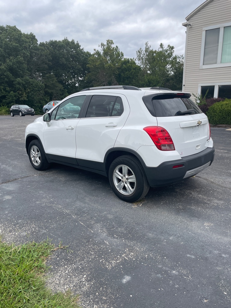 Photo 3 of this CHEVROLET TRAX