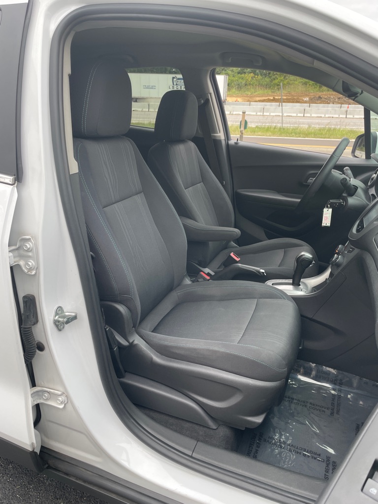 Photo 23 of this CHEVROLET TRAX