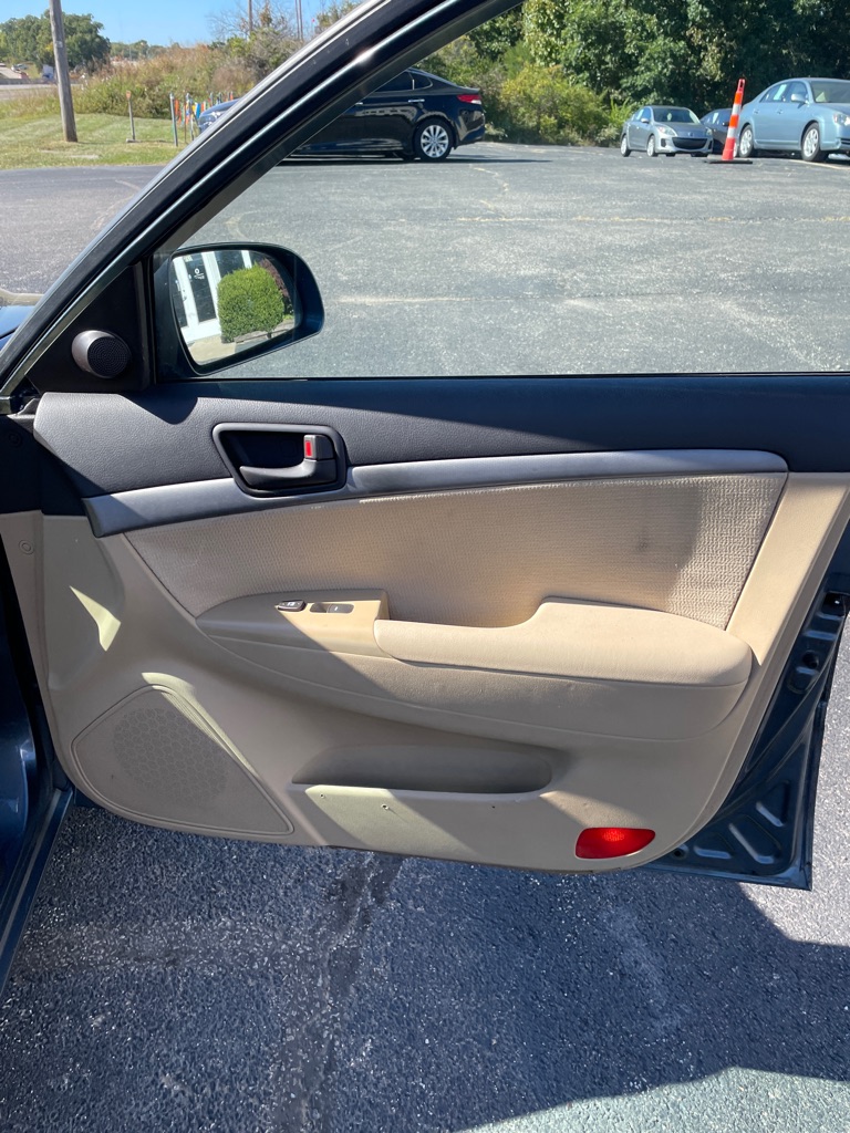 Photo 21 of this HYUNDAI SONATA