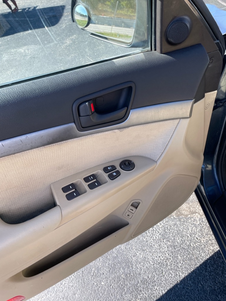 Photo 11 of this HYUNDAI SONATA