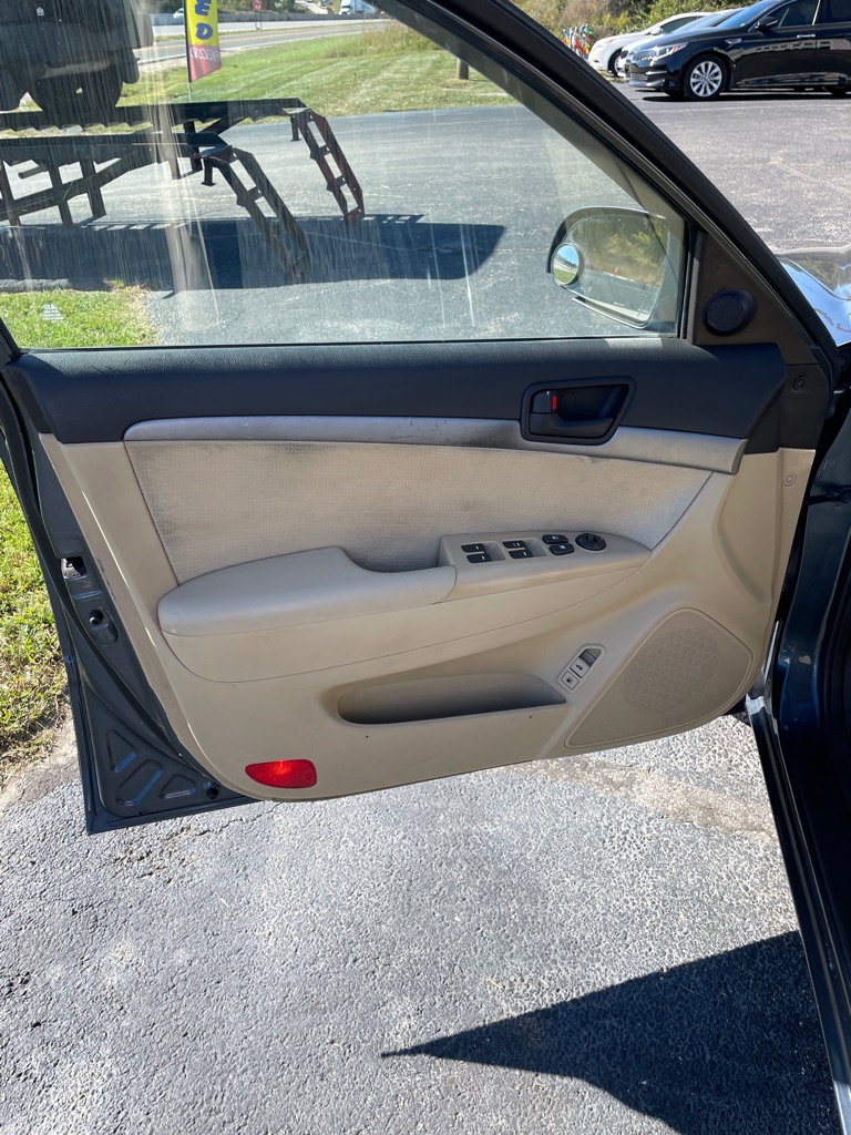 Photo 10 of this HYUNDAI SONATA