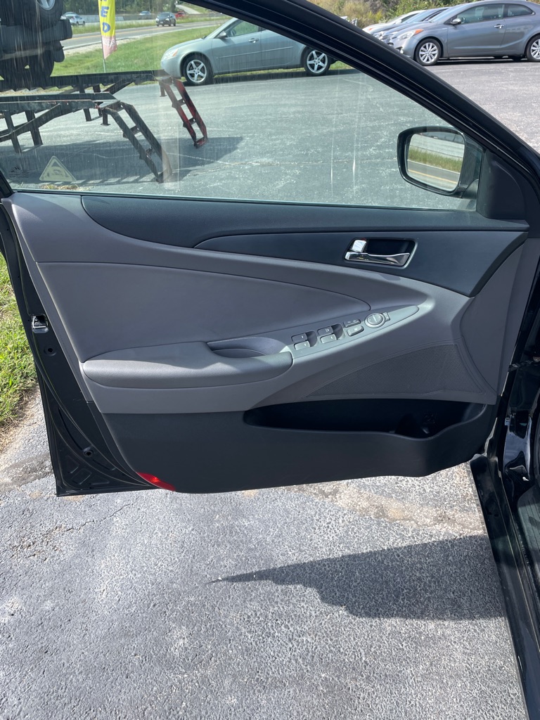 Photo 10 of this HYUNDAI SONATA