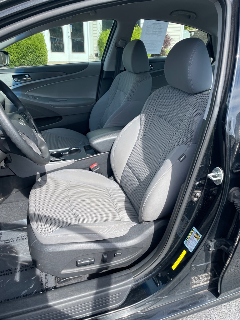 Photo 14 of this HYUNDAI SONATA