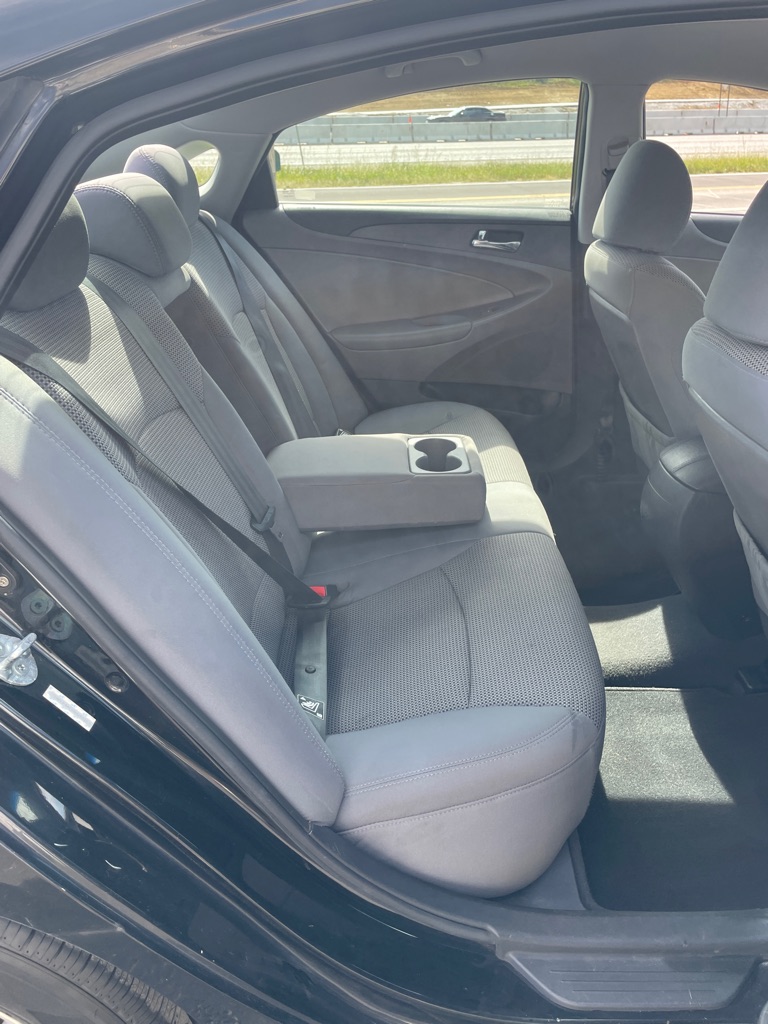 Photo 19 of this HYUNDAI SONATA