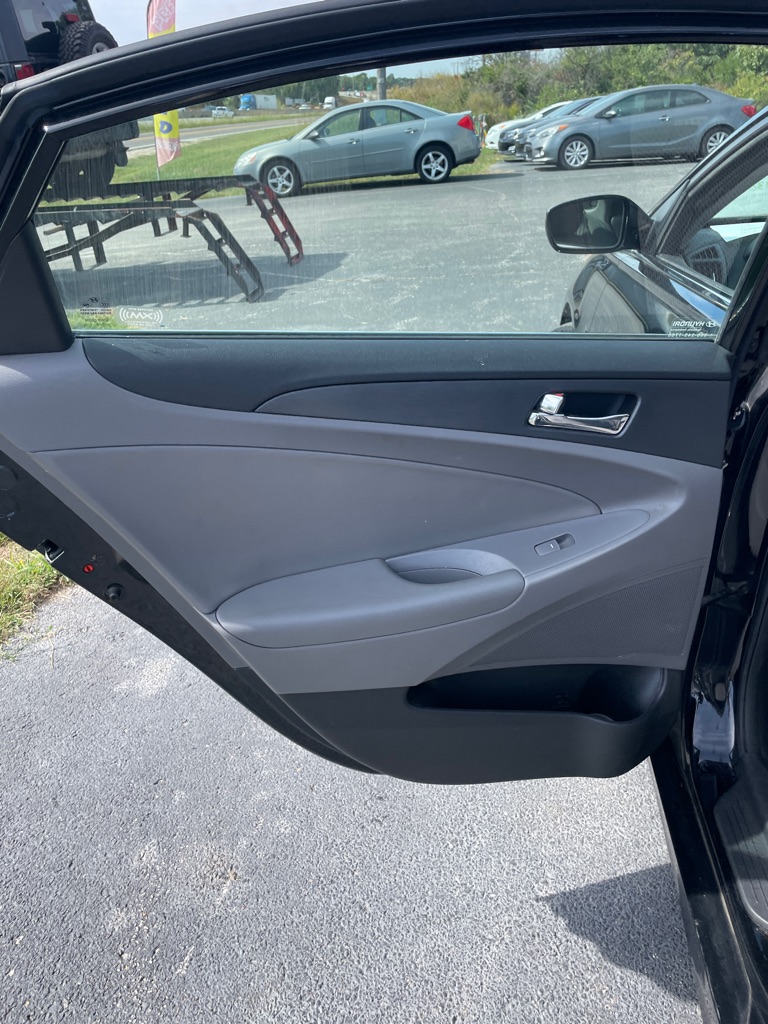 Photo 15 of this HYUNDAI SONATA