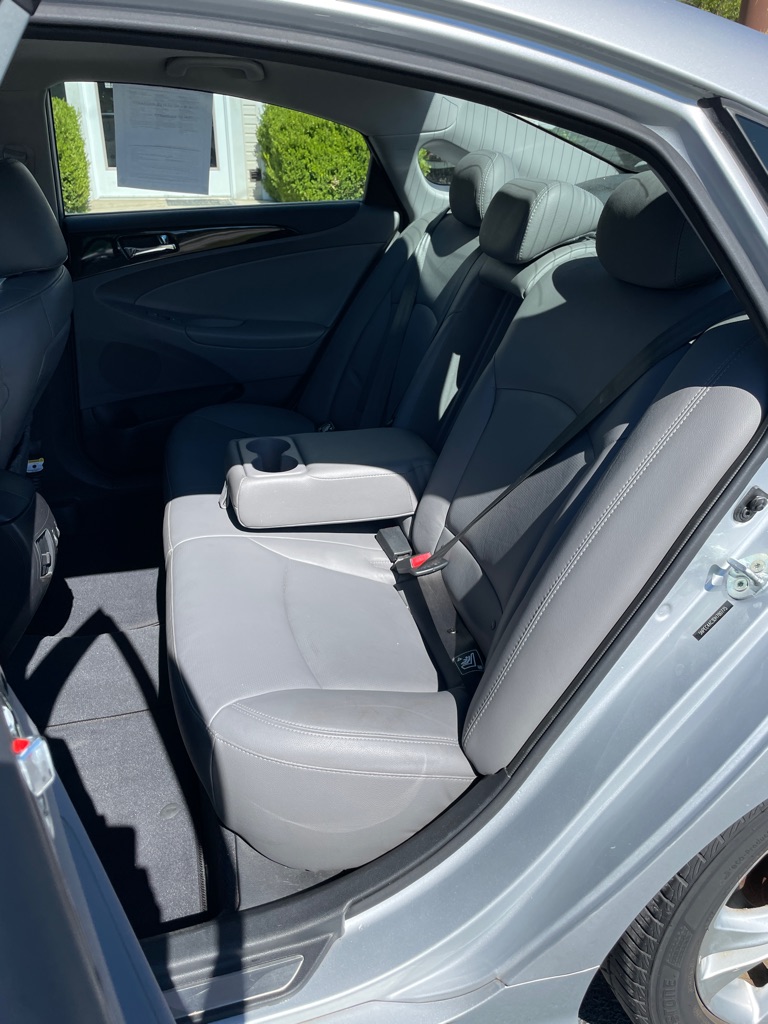 Photo 17 of this HYUNDAI SONATA