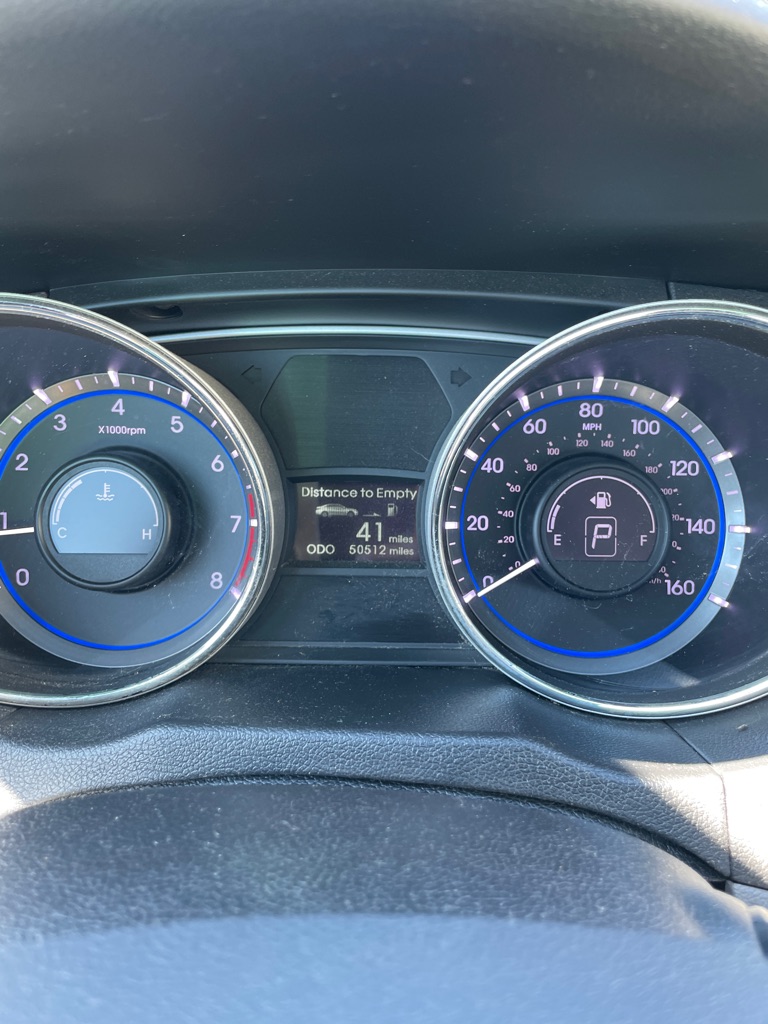 Photo 12 of this HYUNDAI SONATA