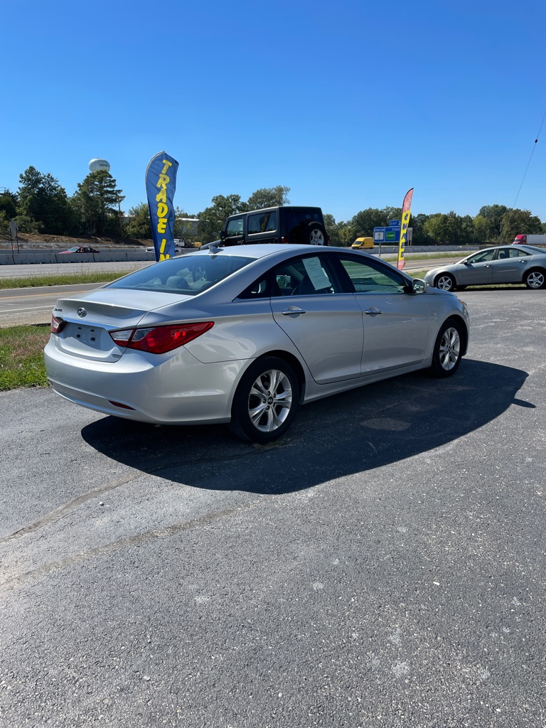 Photo 5 of this HYUNDAI SONATA