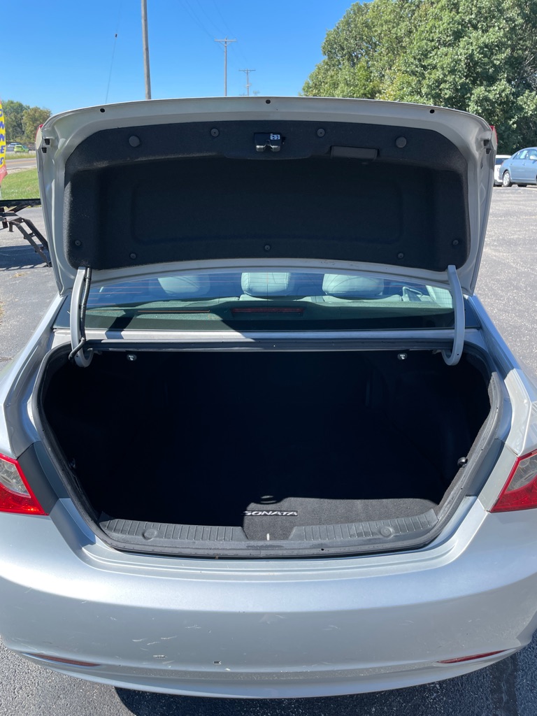 Photo 18 of this HYUNDAI SONATA