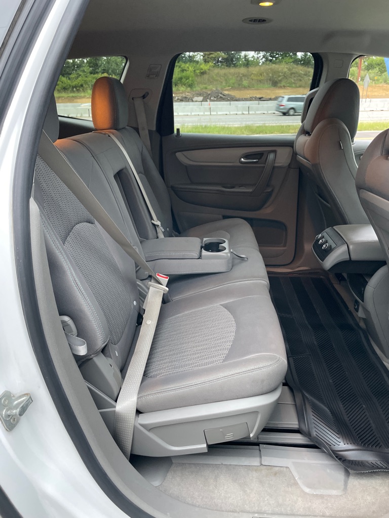 Photo 22 of this CHEVROLET TRAVERSE
