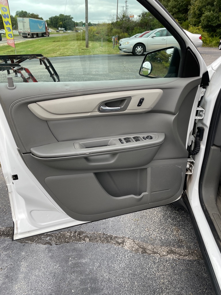 Photo 10 of this CHEVROLET TRAVERSE