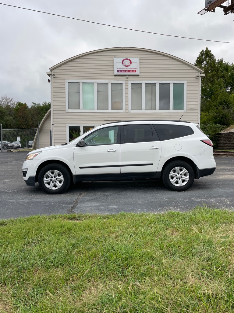 Photo 2 of this CHEVROLET TRAVERSE
