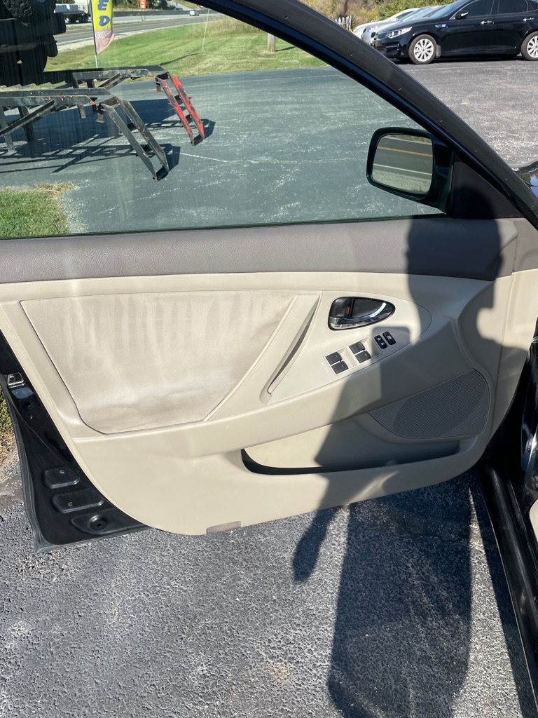Photo 10 of this TOYOTA CAMRY