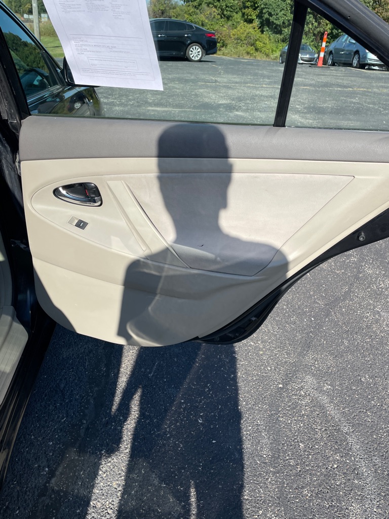 Photo 18 of this TOYOTA CAMRY