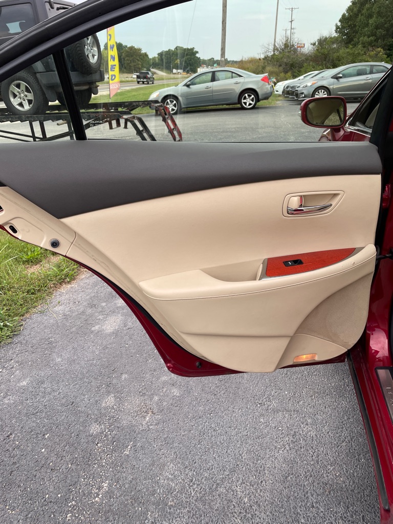 Photo 17 of this LEXUS ES