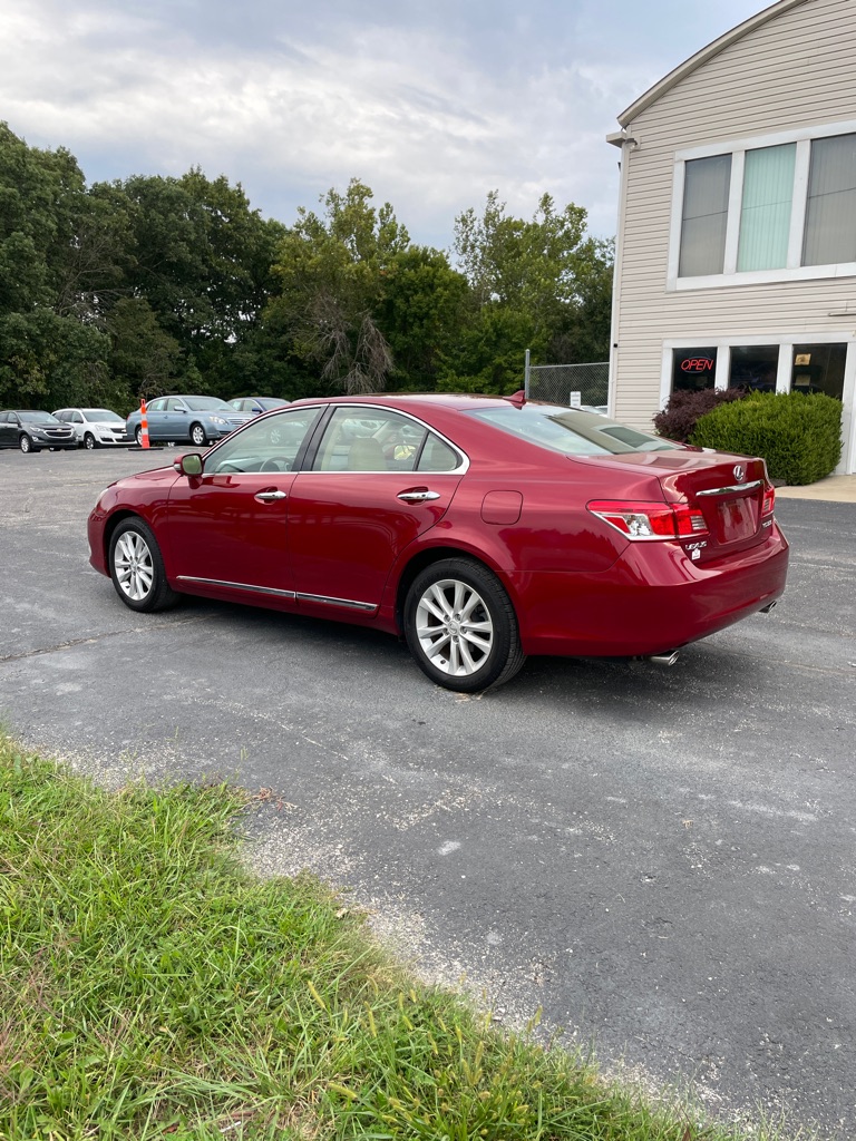 Photo 3 of this LEXUS ES