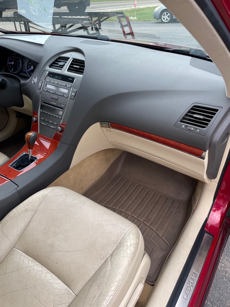 Photo 22 of this LEXUS ES
