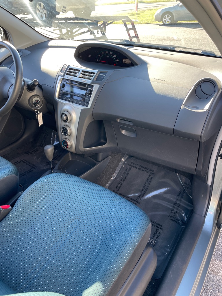Photo 17 of this TOYOTA YARIS