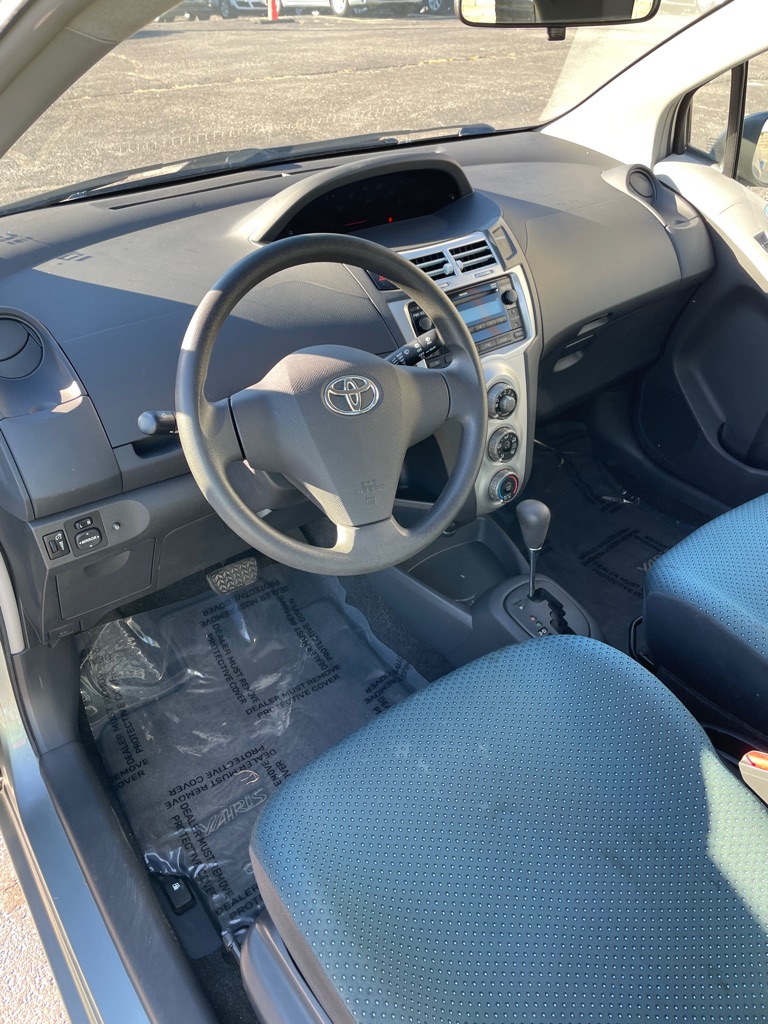 Photo 9 of this TOYOTA YARIS