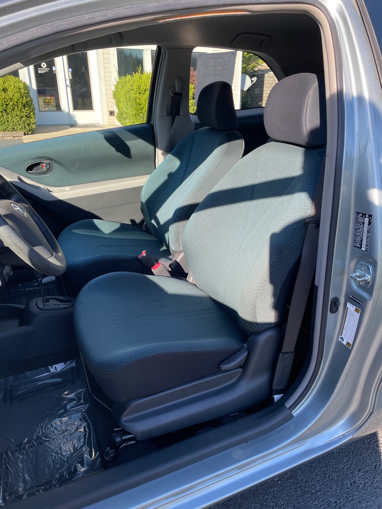 Photo 13 of this TOYOTA YARIS