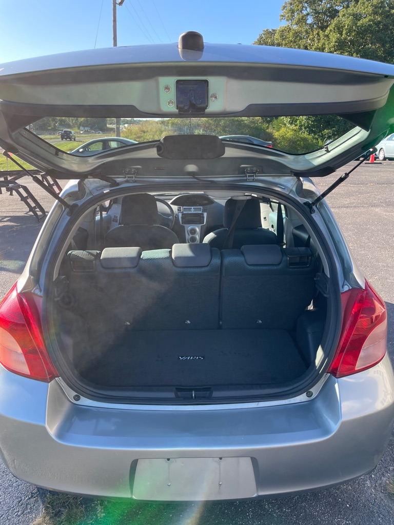 Photo 15 of this TOYOTA YARIS