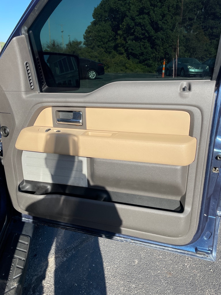 Photo 25 of this FORD F150