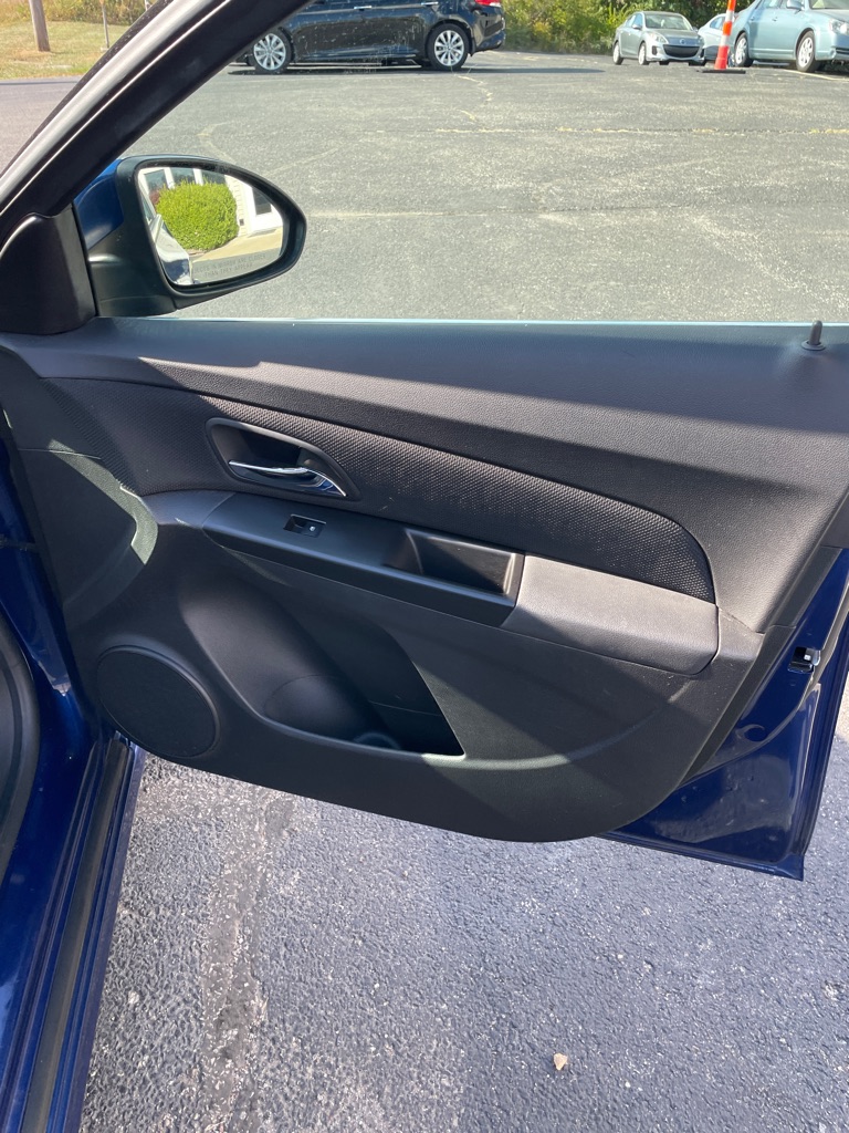 Photo 22 of this CHEVROLET CRUZE