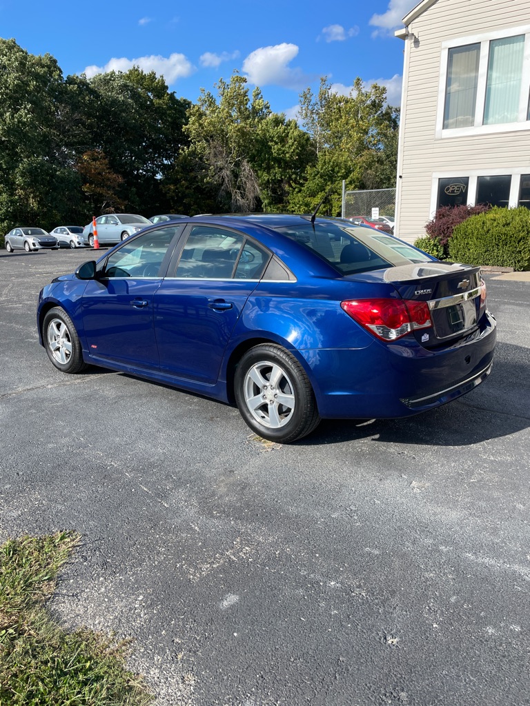 Photo 3 of this CHEVROLET CRUZE